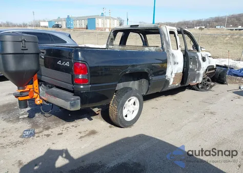 1998 Dodge Ram 1500 St z USA, uszkodzony, nr VIN 1B7HF13Z5WJ197882